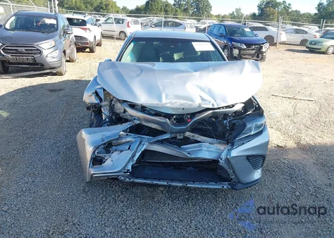 2020 Toyota Camry Se z USA, uszkodzony, nr VIN 4T1G11AK9LU897569